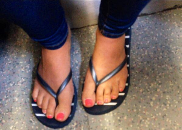 tofiefootmodels's tweet photo. I shouldn't of taken this but couldn't resist. #footfetish #footfetishnation http://t.co/FnsHupbZxQ