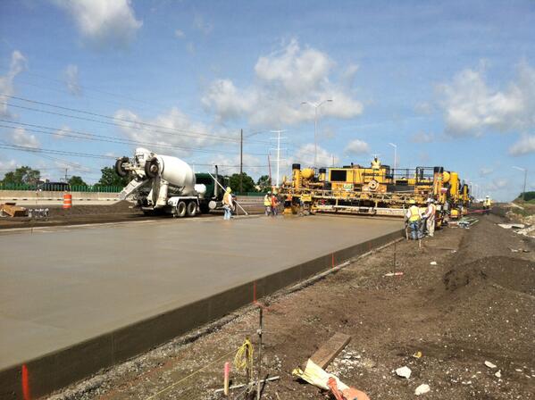 STATETESTINGLLC's tweet photo. Great day for composite paving on I-90! (photo by Sarah Kilroy) http://t.co/nXZNu1liG6