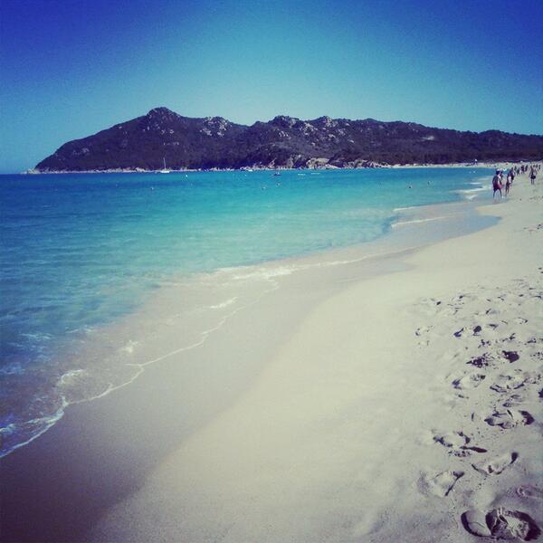 BackPackingTwit's tweet image. Travolti da un insolito destino nell'azzurro mare della Sardegna. &amp;lt;3