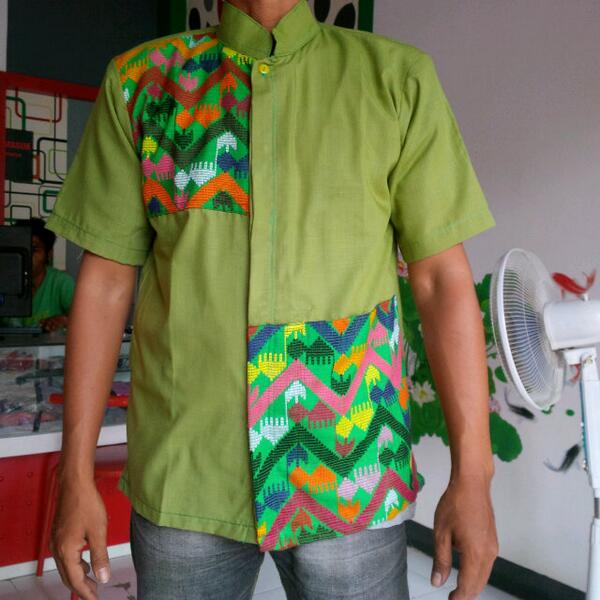 InfoMbojo's tweet photo. Buat lebaran ~» RT @TenunBima: Baju koko motif tenun bima, @Rp. 175.000 ukuran M http://t.co/8ZhaGdjxyt