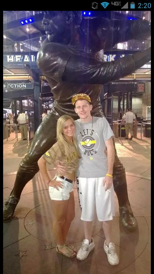 katiebug16201's tweet photo. Living everyday like it's my last😜👑😆👍 #riskeverything #baseball #DoingItRight http://t.co/hkKpR9lmLO