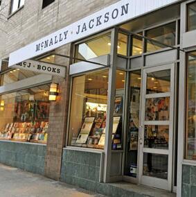 baibouwil's tweet photo. En agradecimiento a la Editorial Seleer, mi libro ya descansa en NY. http://t.co/GSlXCmiFnA http://t.co/qWcXdrvB9U