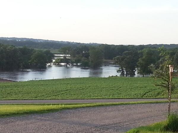 BC_brenneman's tweet photo. Deer creek gone wild http://t.co/tm8aQ2ppmR