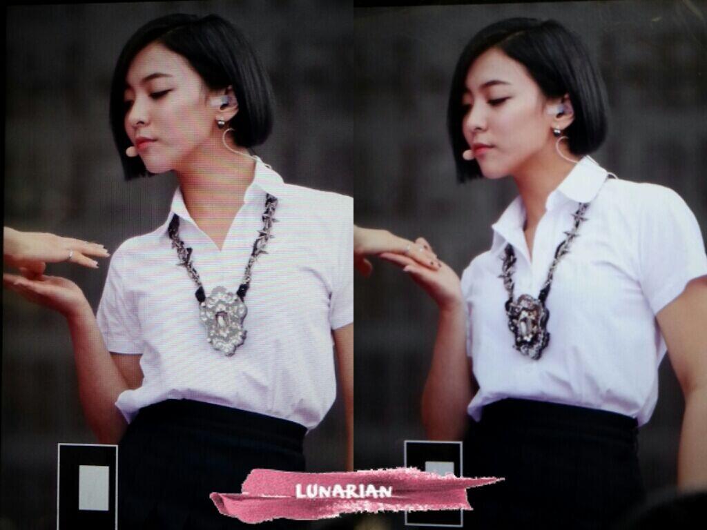 BrdM9kCCYAArmiq.jpg:large