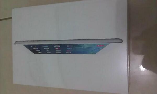 dejojons's tweet photo. For sale... Mini ipad 2 (with retina) gress masi baru.... ☺ http://t.co/XtN6ST4iLe