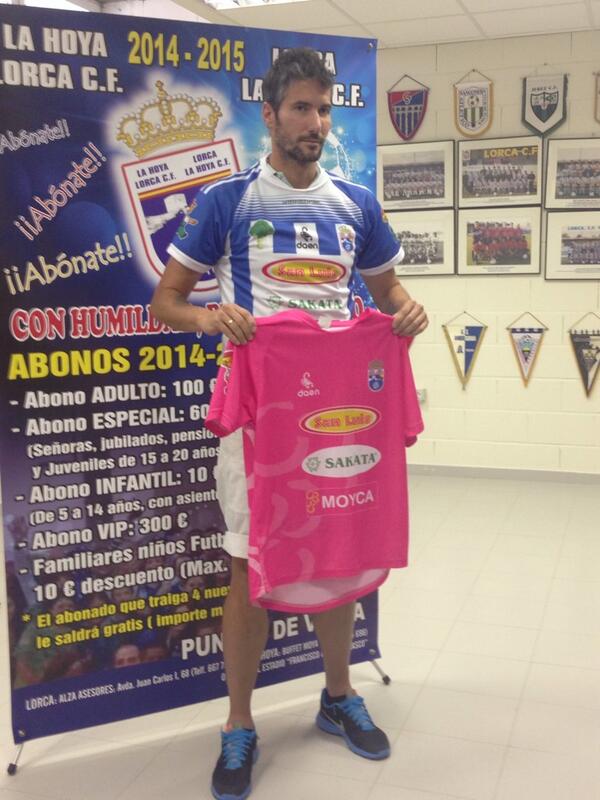 Nino, nuevo jugador de <a href="/LaHoyaLorcaCF/">¿Ha perdido la hoya?</a> ocupa la posición de central y procede del  <a href="/RealJaenCF/">Real Jaén C.F.</a>
