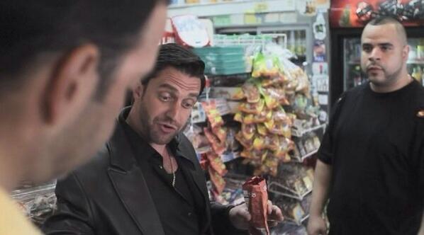 tunaeat's tweet photo. #время_упрт_скринов #RaulEsparza #TroubleInTheHeights #NevadaRamirez http://t.co/ULpXy3PBkr