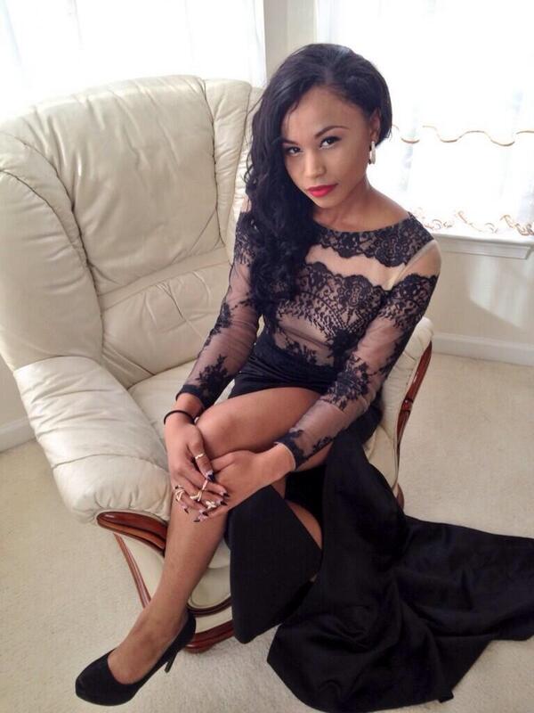 CharlescountyF's tweet photo. RT IF YOU KNOW HER FAV IF SHE LOOKS GOOD http://t.co/C2T2MSYKR4