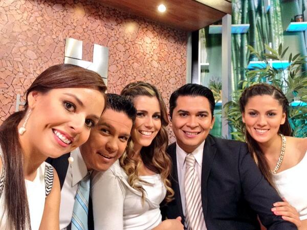 Listos en las sala que le informa, este martes color blanco! <a href="/Jamaika_Lu/">Lupita Jamaika</a> <a href="/jan_rp/">RP Jan</a>  <a href="/QuiqueRivera/">QuiqueRivera</a>  <a href="/Abnerberruecos/">Abner Berruecos</a>