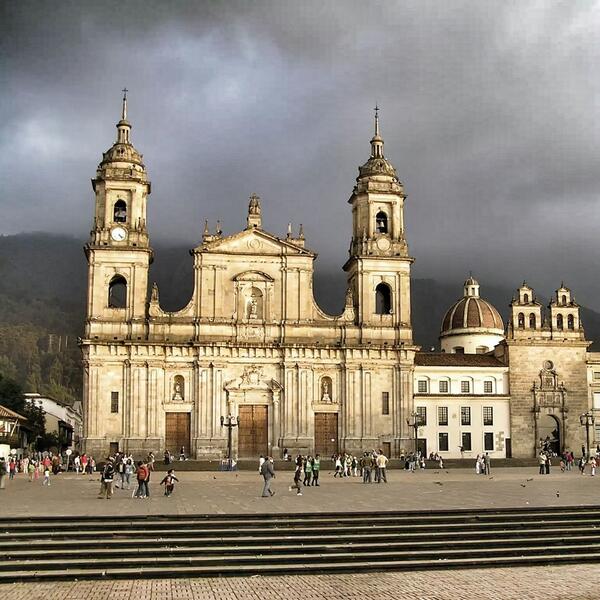 Guideally's tweet image. How many people fit on Plaza Bolívar in #Bogota?The big question's solved, it's 55.612 (that's 9 people/sqm)!