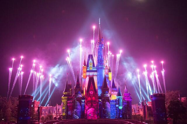 ディズニーランド花火21いつから 見える場所と穴場は 打ち上げ時間と音楽も調査 ライフスタイルメディア ゆるめる