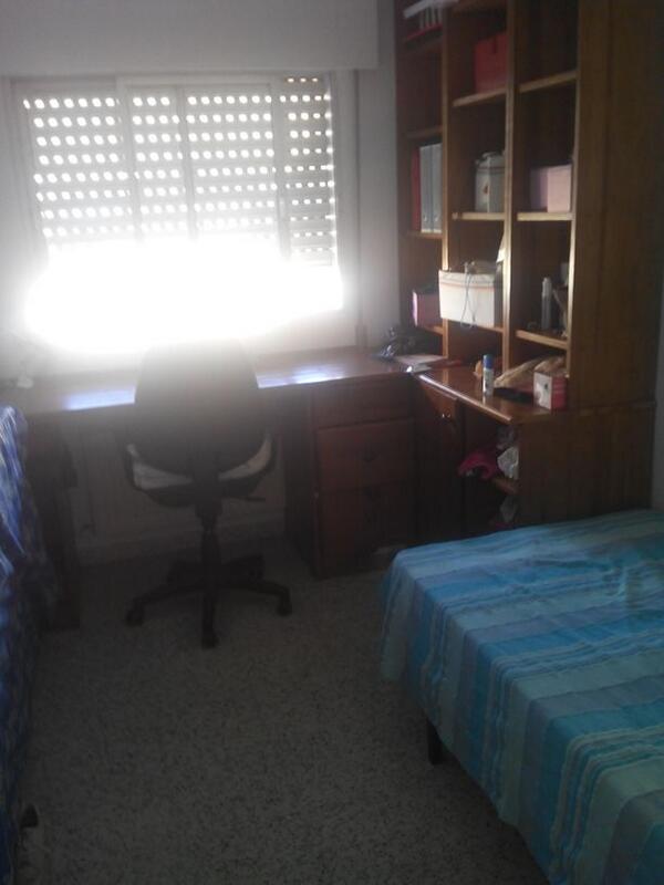 pisoavion4vient's tweet photo. Habitación libre http://t.co/M4CgjVdULt