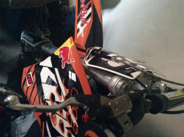 76clan's tweet photo. My KTM doe http://t.co/RrSbFCt421