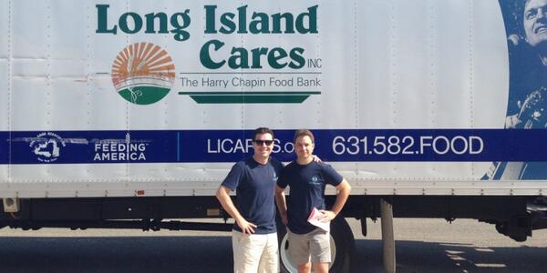 Our_Harvest's tweet photo. .@Michael_Winik &amp; @ScottDReich donating food to @LongIslandCares before our first pick-up! #giveback #LongIsland http://t.co/3c0sKsscgo