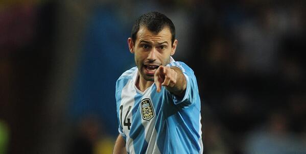 C5N's tweet photo. #VamosArgentinaC5N @Mascherano fue quien más pases correctos realizó: 83. Falló sólo en cinco ocasiones http://t.co/csCnzBMndz
