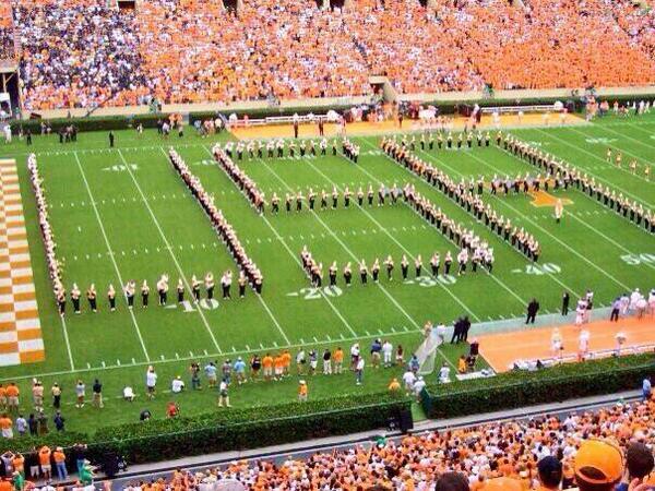 Vol_Football's tweet photo. #LetsDoThis 
#OneNationOneTeam 
#USA http://t.co/0MdRM6Igxo