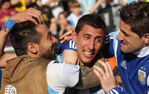 Cadena3Com's tweet photo. #Brasil2014 Di María se restó mérito: "Los héroes somos los 23" http://t.co/UxO6VvNYUs #Cadena3EsMundial  #ARG http://t.co/D58GD2lV9h