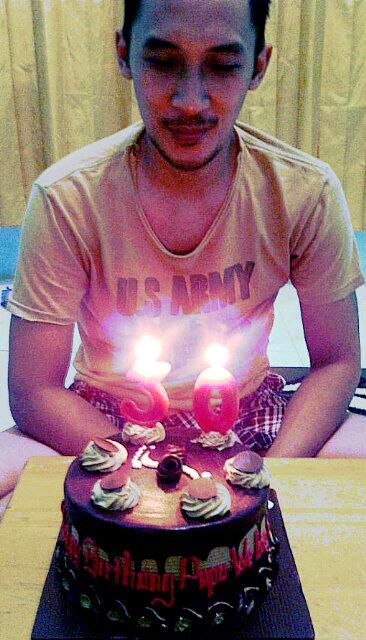 Earlydeens's tweet photo. Happy Birthday dear Papa.. We love u more.. http://t.co/IxC4gzVajr
