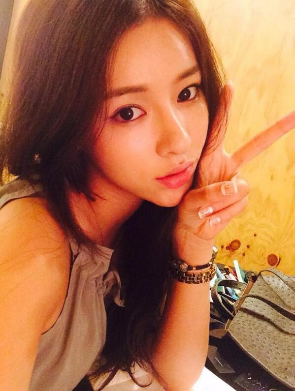 sujung92k's tweet photo. ✌️ http://t.co/SXTrsXsTh5