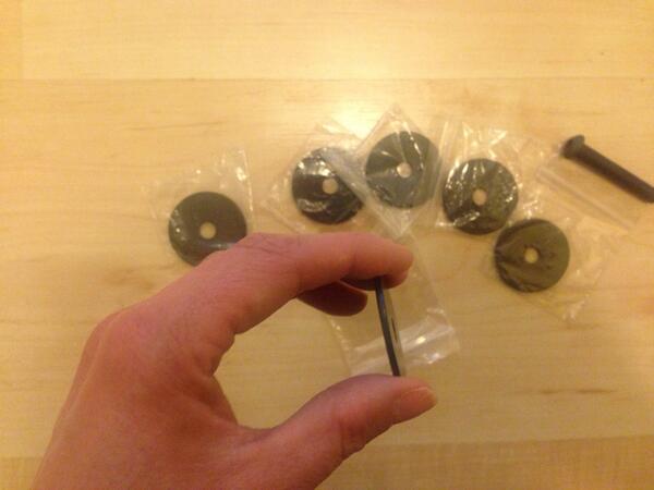 WeeDeeds's tweet photo. Can't wait to try out my new @CarbofastDirect tungsten weights.
These hot wee things are 1.5 oz but so slim! http://t.co/zs83rorSmQ