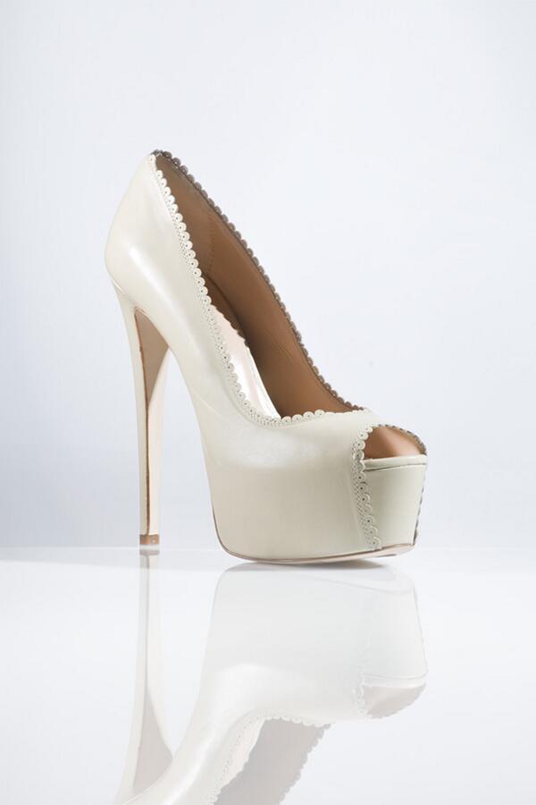 RenziShoes's tweet photo. #Tacco 12 stile di vita!#decollete' #pelle bianca scollo pizzo #plateau. Incantevole!View more http://t.co/vWC9Holakg http://t.co/U7fDBxyWU9