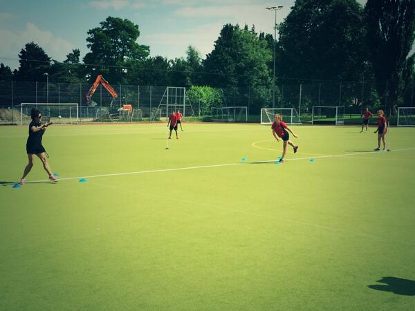 Teachers WIN 16 - 14.5 over JAE pupils! Great effort but some big hitters! #rounders #JAE #teachers #competitive #sun