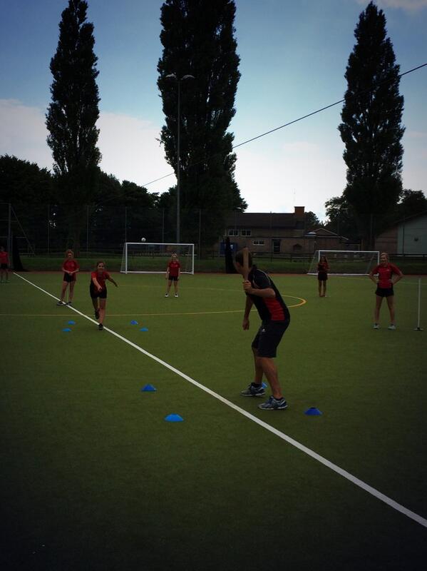 WembleyKingdown's tweet photo. Teachers WIN 16 - 14.5 over JAE pupils! Great effort but some big hitters! #rounders #JAE #teachers #competitive #sun http://t.co/nVyX7Twa2d