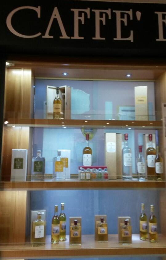 <a href="/rossidangera/">Rossi d'Angera</a> .A Varese al Caffè Firenze alle Corti.