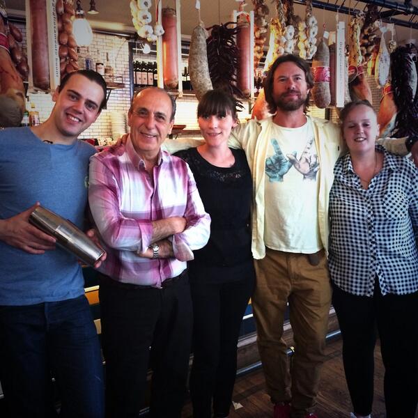 jamieoliver's tweet photo. The gangs here getting ready #FoodTubeLive @KerryannGoonerD @DJ_BBQ @jemmawilson @gennarocontaldo @CaporaleSimone http://t.co/EzmK6qy52w