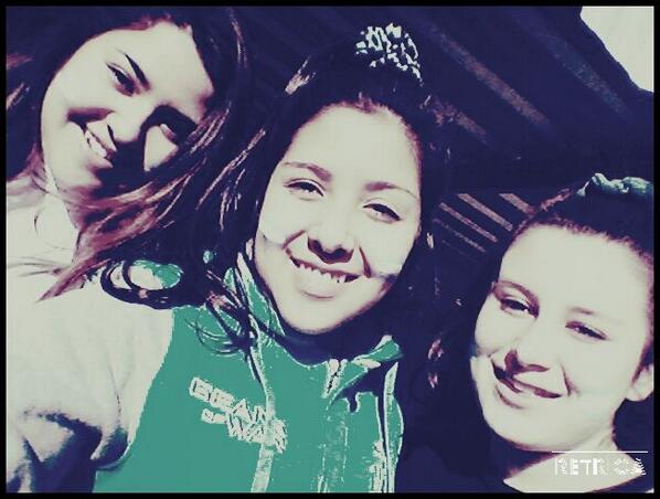 anahi_brenda's tweet photo. Las quiero aon todo chicas #luu #ARG http://t.co/4Zl9CBvy1s