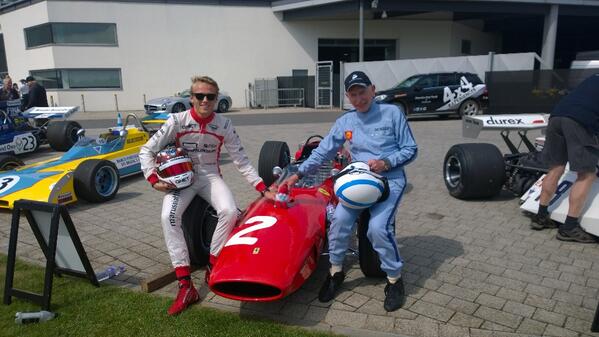 EmBearpark's tweet photo. This was a cool moment: @F1_PapaSmurf poses with John #Surtees & @maxchilton #Ferrari158 http://t.co/8YRJksoMCB #BrooklandsTeamChallenge