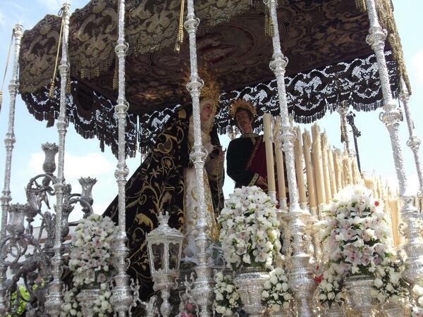 LaPueblaCofrade's tweet photo. "@Sentirypasion: Lucero hermoso de la madrugá... Virgen de las Lágrimas (Hdad. del Nazareno) La Puebla de Cazalla. http://t.co/XZnAQUitHq"