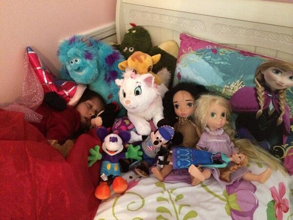 jameserin5's tweet photo. @WaltDisneyWorld #8thMinerContest   Where's Ashley? Even in her dreams she is all about Walt Disney! http://t.co/RCKF10cP01