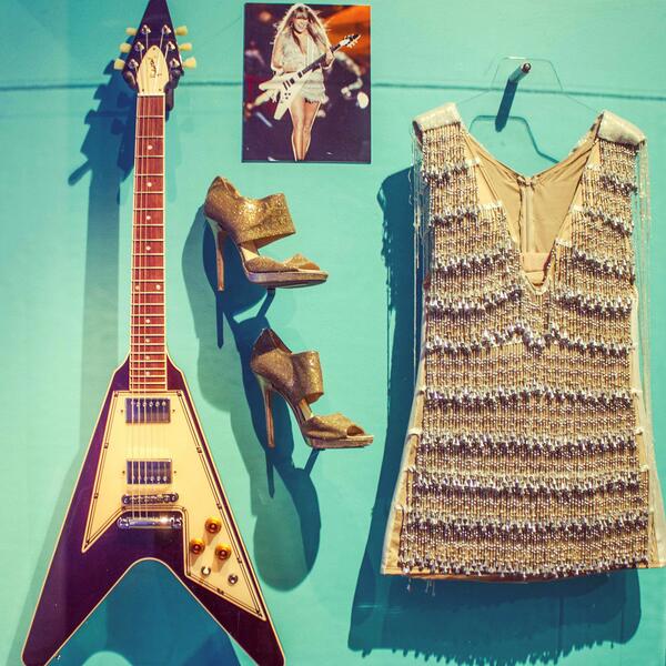 StLawrenceU's tweet photo. Whoa! The Rock &amp; Roll Hall of Fame &amp; Museum (@rock_hall) features a @gracepotter '14 display! http://t.co/CNg5eVIBWz