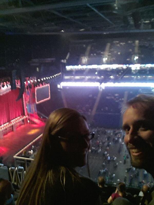 SammyBez1's tweet photo. Getting ready for @montypython with @SDIrob #montypythonlive http://t.co/jzBUKn8ND7