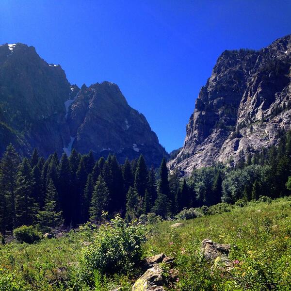 4KRun14's tweet photo. Leaving Jackson, Wyoming for Lander, Wyoming today! Hope the views are just as beautiful. We will miss it here. #4K http://t.co/JCmLPBr4DK