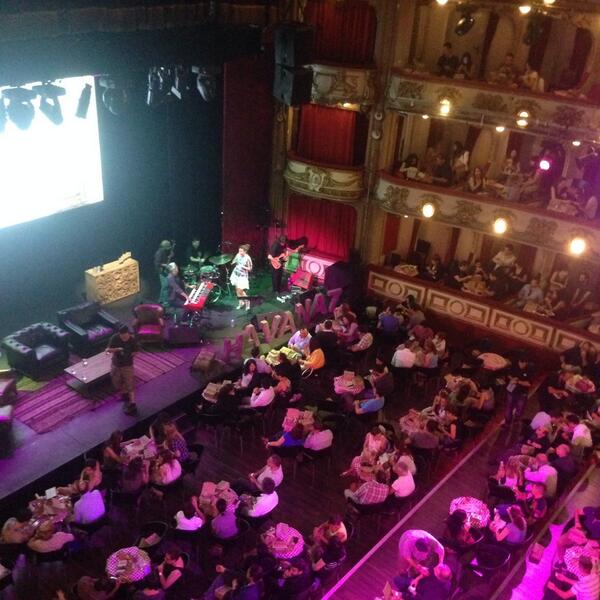 Se llena el <a href="/TeatroCalderonM/">Teatro Calderón</a> xa escuchar hablar de viajes en el #havana7historias con <a href="/Javi_PD/">Javi Pérez</a> y <a href="/UnaIdeaUnViaje/">eva abal</a> :-)