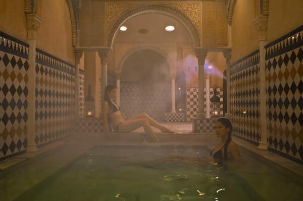 Sally_RideMusic's tweet photo. ¿Quieres un baño + doble masaje relajante en @HammamAlAndalus? Participa en el SORTEO con ReTweet y follow! suerte!:) http://t.co/nUZAHUxwgH