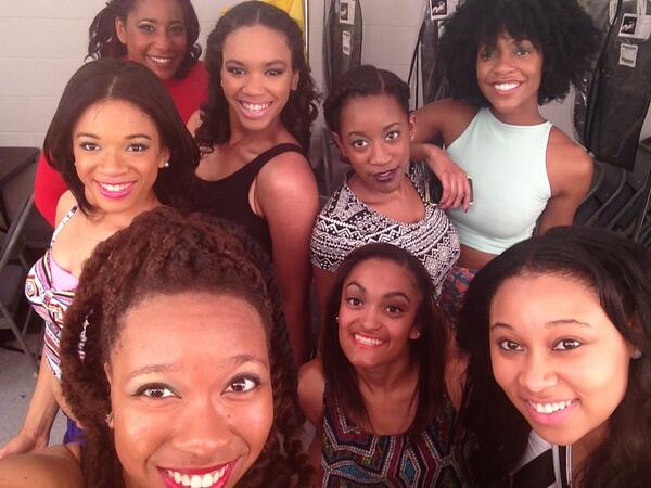 JAEEwalking's tweet image. my AIM girls. I've been knowing them my entire life, &amp;amp;I don't know I would be without them. love y'all😘 #gradchapter