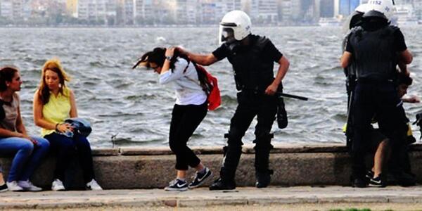 EAksunger's tweet photo. Polis mahkemede de destan yazdı "3 gün uyumadık, aç kaldık, görüntüler montaj, bize küfretti, saçı elime geldi..." http://t.co/lBWUBKtPx5