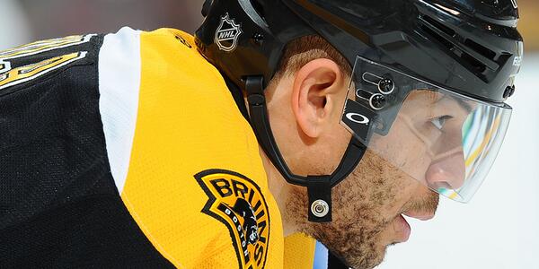 Avalanche's tweet photo. IT’S OFFICIAL: This guy’s on our team. #Iginla #Avs http://t.co/Adgk73hWYu http://t.co/9ip2geI6p5
