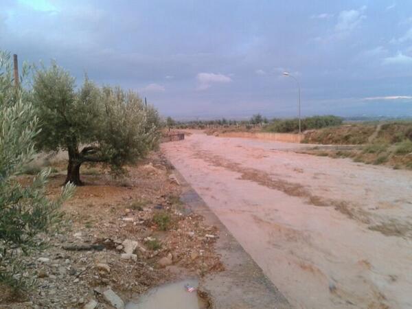 anaisa1983's tweet photo. Tormenta en Fustiñana (Navarra) http://t.co/MZ4BFk1A20