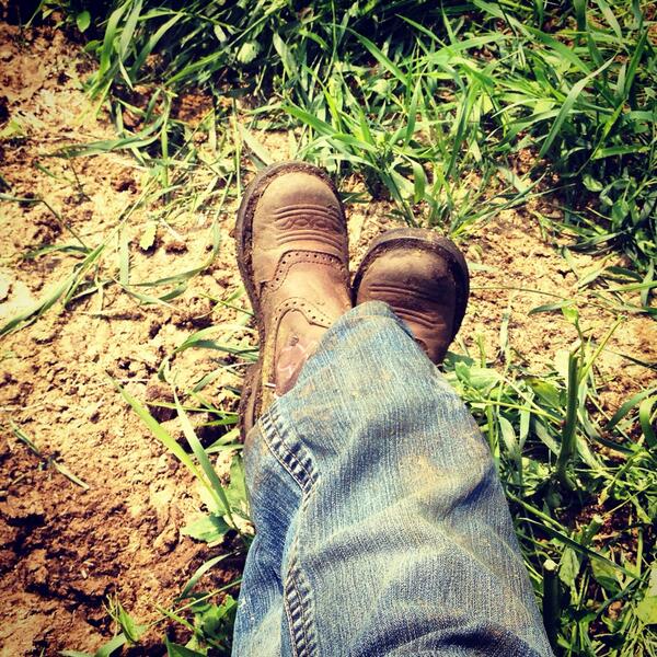 Don't help on the farm very often but I sure get dirty when I do #farmlife #farmgirl #dirt