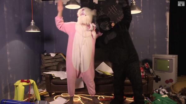 5SODenmark's tweet photo. The 5SOS fam right now - M http://t.co/68AWgnYo7K