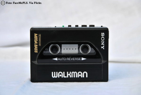 RevistaArcadia's tweet photo. #MásMúsica El walkman ya cumplió 35 años. Por eso recordamos esta semblanza. >> http://t.co/metgaerwH5 http://t.co/WJ4kQjDvsA