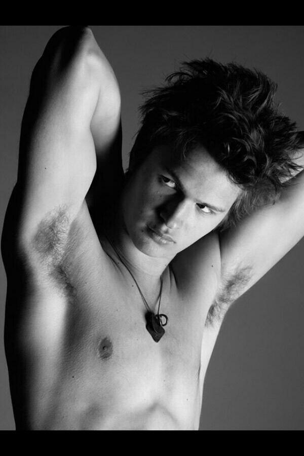 TypicalWhitGirI's tweet image. SEXIEST ANSEL ELGORT PHOTOSHOOT!!! 🙊🔥💕 RT to save a life plcviewer.com/1mHzxyF