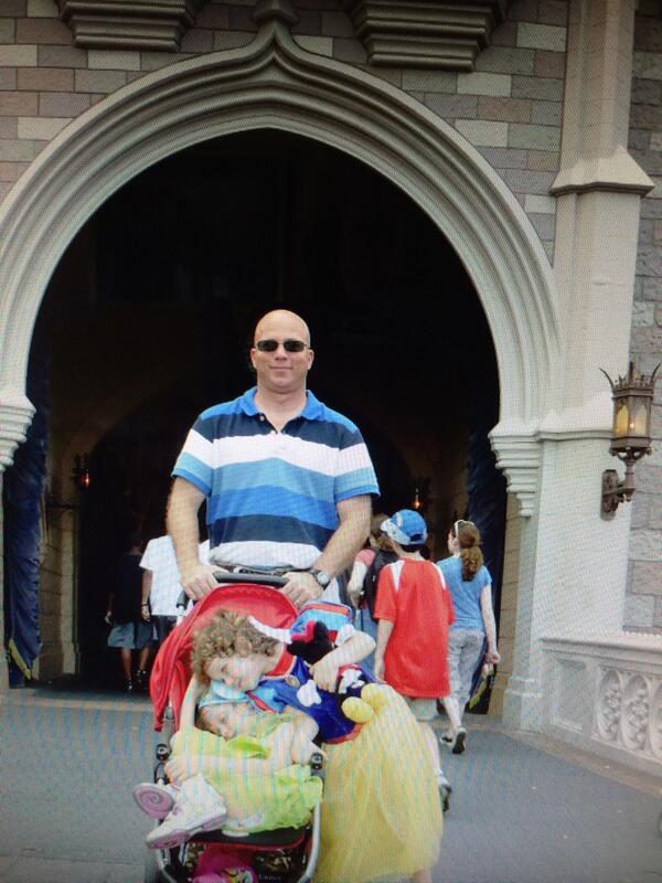 jameserin5's tweet photo. @WaltDisneyWorld #8thMinerContest   Wake up!  There is more to do http://t.co/QPEE5gvMbZ