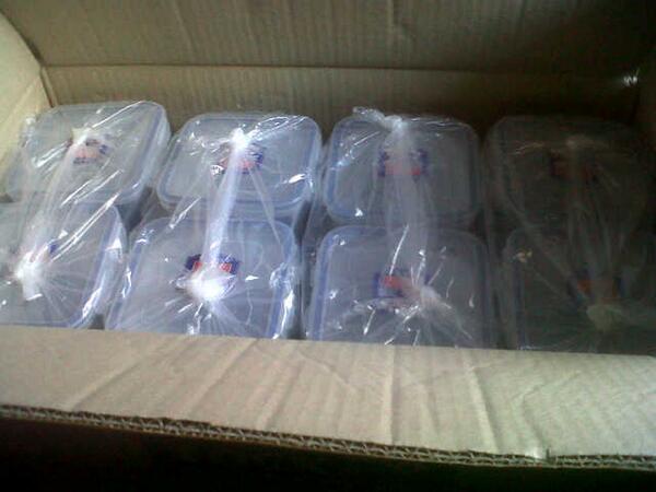 echydew's tweet image. Msh ready stock ya sist Lock n Lockny,/paket isi 4 uk 680ml(only 80rb)...Grab it fast,hrga pling murah,pin 2398BF81