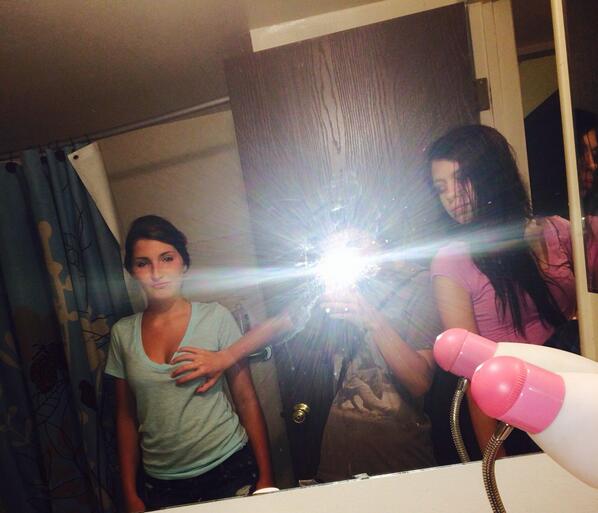 _Halie_Michelle's tweet image. Our relationship💀💀 @KatieAuch #itsnotweird