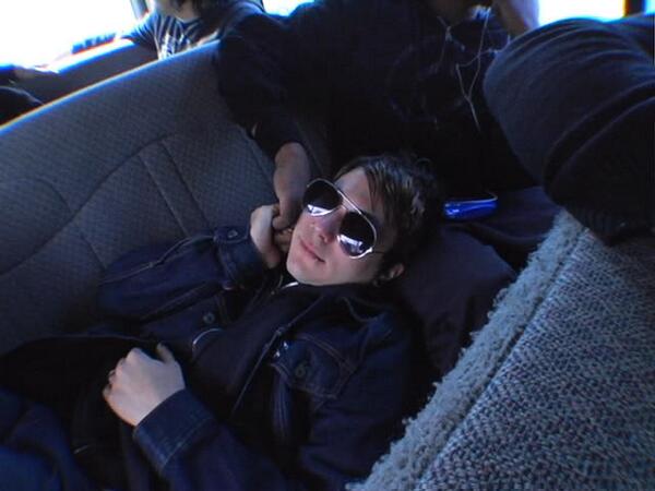 annaisblack_'s tweet image. Al pensar en #AdamWalker me imagino a #FrankIero &amp;lt;3 Cabello negro, ojos verdes, tatuajes...